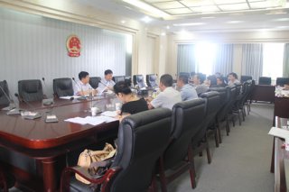 政府領(lǐng)導(dǎo)、企業(yè)代表參加了崇禮新城投資合作協(xié)議討論會(huì)